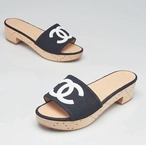 Chanel AUTHENTIC BR NEW black Wood Platform Sandals White “CC” Leather Logo Sz39
